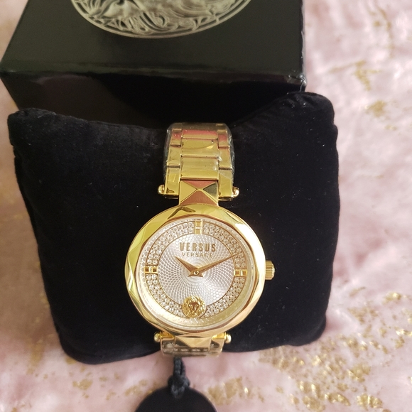 VERSUS VERSACE | Covent Garden Crystal Bracelet Watch - Picture 7 of 16